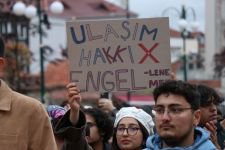 BOLU'DA ÖĞRENCİLER AYAKLANDI: "MÜŞTERİ DEĞİL ÖĞRENCİYİZ"