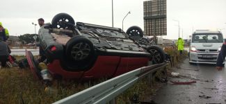 CİPLE ÇARPIŞAN OTOMOBİL TAKLA ATTI: 1 YARALI