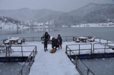 ÇUBUK GÖLÜ'NDE KIŞ GÜZELLİĞİ YAŞANIYOR