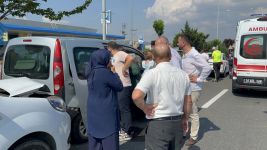 DÜĞÜN KONVOYUNDA ZİNCİRLEME KAZA: 2 YARALI