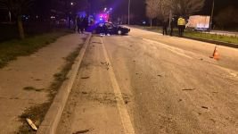 KARACASU YOLUNDA AKILALMAZ KAZA...İKİ AĞACI KÖKÜNDEN SÖKTÜ