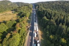 KAZA SONRASI BOLU DAĞI’NDA KİLOMETRELERCE ARAÇ KUYRUĞU OLUŞTU