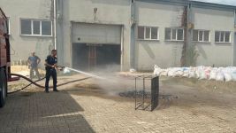 MANGAL KÖMÜRÜ ÜRETEN FABRİKA AZ KALSIN KÜLE DÖNÜYORDU