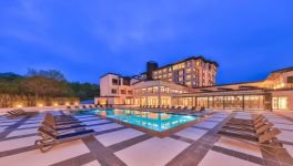 NARVEN WELLNESS VE THERMAL HOTEL, BOLU'DA KAPILARINI AÇTI