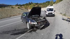 OTOMOBİL DUVARA ÇARPTI: 1 YARALI