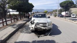 OTOMOBİL İLE PİKAP ÇARPIŞTI: 1 YARALI