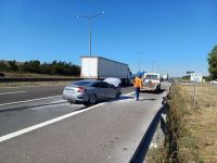 OTOYOLDA 2 OTOMOBİL ÇARPIŞTI: 3 YARALI