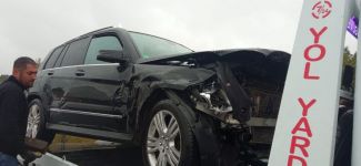 OTOYOLDA 3 ARAÇ BİRBİRİNE GİRDİ... OTOMOBİL SU KANALINA UÇTU: 6 YARALI