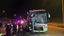OTOYOLUN BOLU GEÇİŞİNDE FECİ KAZA… ÇOK SAYIDA YARALI VAR…