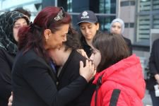 POLİS MEMURU SEVENLERİNİ YASA BOĞDU