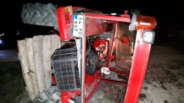 TRAKTÖR DEVRİLDİ: 1 YARALI