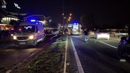 ALKOLLÜ SÜRÜCÜ ELEKTRİK DİREĞİNE ÇARPTI, ORTALIK SAVAŞ ALANINA DÖNDÜ