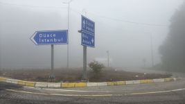BOLU DAĞI'NDA GÖZ GÖZÜ GÖRMÜYOR... SÜRÜCÜLER DİKKAT...
