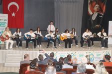 BU ÇOCUKLAR GELECEĞİMİZ... MİLLİ EĞİTİM AĞAÇ YETİŞTİRİR GİBİ İŞLİYOR...