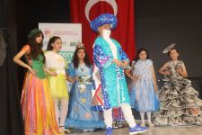 BU ÇOCUKLAR GELECEĞİMİZ... MİLLİ EĞİTİM AĞAÇ YETİŞTİRİR GİBİ İŞLİYOR...