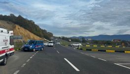 İKİ OTOMOBİL ÇARPIŞTI, 5 KİŞİ YARALANDI
