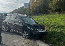 İKİ OTOMOBİL ÇARPIŞTI, 5 KİŞİ YARALANDI