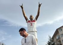 MERİH DEMİRAL'A BOLU'DA SEVGİ SELİ...