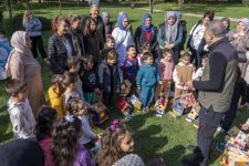 MİNİK ELLERDEN KUŞLARA SICAK YUVA