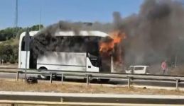 MİDİBÜS ALEV ALEV YANDI