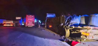 OTOBÜS VE TIR ÇARPIŞTI, 6 KİŞİ YARALANDI...